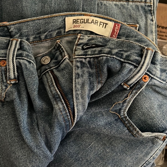 Vintage Levi’s 505 Broken In 36x32” Regular Fit - Picture 6 of 15